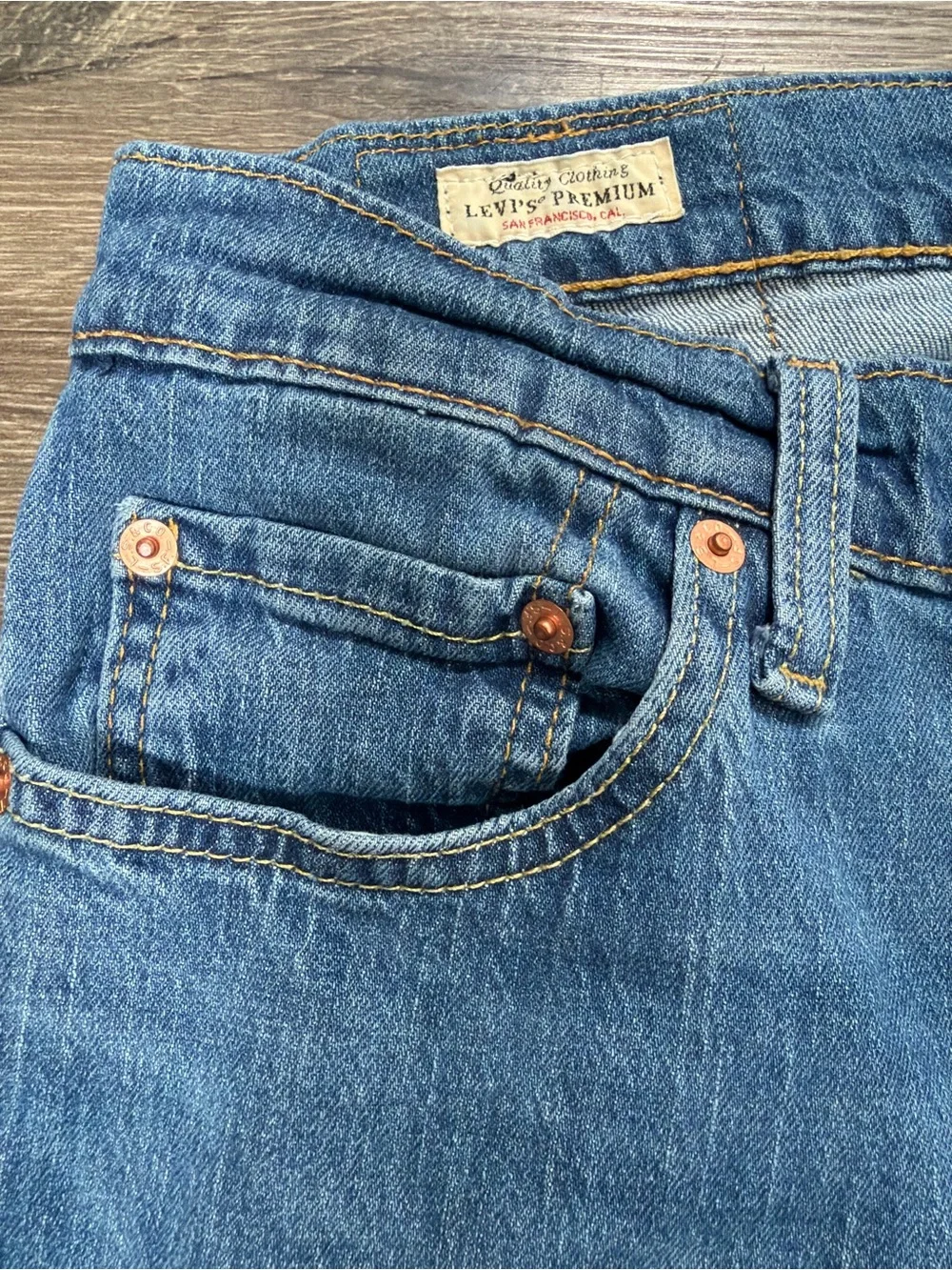 Levis excellent pre